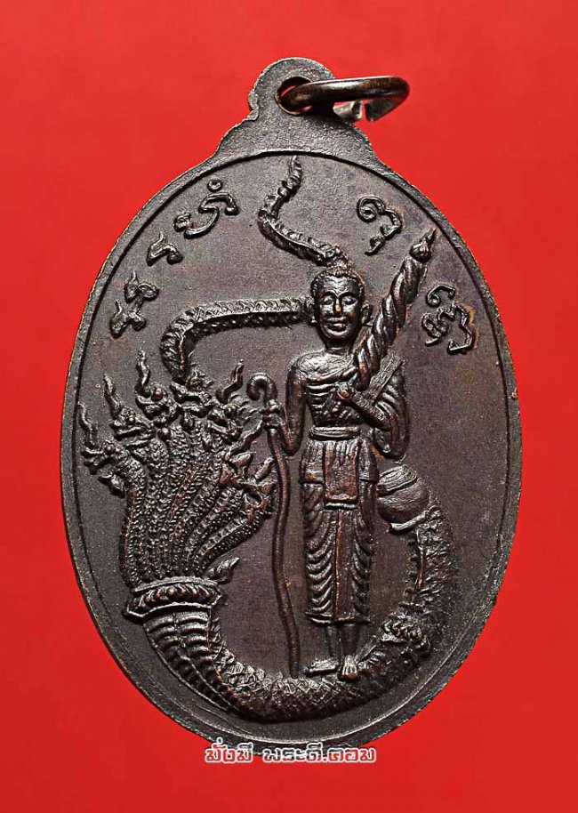 เหรียญพระพุทธโพธิ์ทอง พระอาจารย์วราห์ ปัญญฺวโร (พระครูวิศิษฏ์พิทยาคม) วัดโพธิทอง จ.กรุงเทพฯ ปี 2529 เนื้อทองแดงรมดำ สภาพสวยมากครับ เหรียญที่ 3