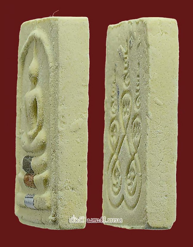 พระสมเด็จฝังตะกรุดสามกษัตริย์ หลังยันต์ห้า เนื้อผงพุทธคุณ ไม่ทราบที่และรายละเอียดในการจัดสร้างครับ องค์ที่ 1