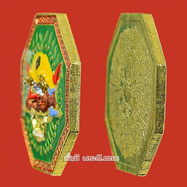เหรียญเสือคาบดาบ พิมพ์แปดเหลี่ยม เนื้อกกะไหล่ทองลงยา ไม่ทราบที่และรายละเอียดการจัดสร้างครับ เหรียญที่ 1