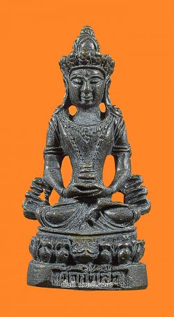 พระกริ่งกิติเตศวร วัดถ้ำเสือ จ.กาญจนบุรี เนื้อทองแดงพร้อมกล่องเดิมๆ ไม่ทราบปีที่จัดสร้างครับ