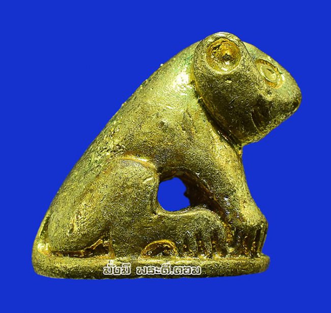 เสือหล่อโลหะ วัดมงคลโคธาวาส (วัดบางเหี้ย) จ.สมุทรปราการ พิมพ์จิ๋วเนื้อทองเหลืองไม่ทราบปีที่สร้างครับ ตัวที่ 2